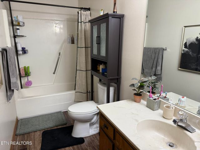 1922 Topside Rd, Louisville, TN 37777