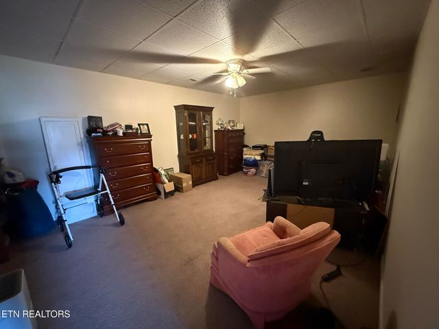 1922 Topside Rd, Louisville, TN 37777