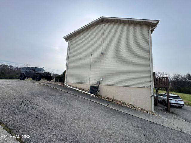 1922 Topside Rd, Louisville, TN 37777