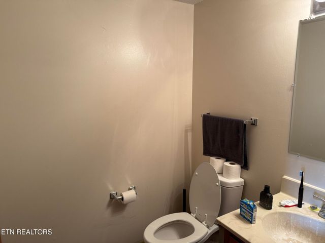 1922 Topside Rd, Louisville, TN 37777