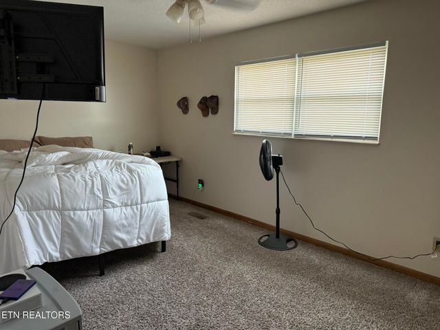 1922 Topside Rd, Louisville, TN 37777