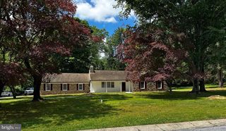 4 SMEDLEY DR, Newtown Square, PA 19073