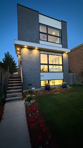 2731 N 75th Avenue, Elmwood Park, IL 60707