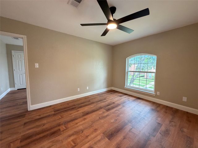 2112 Stonegate Drive, Carrollton, TX 75010