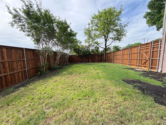 2112 Stonegate Drive, Carrollton, TX 75010