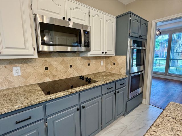 2112 Stonegate Drive, Carrollton, TX 75010