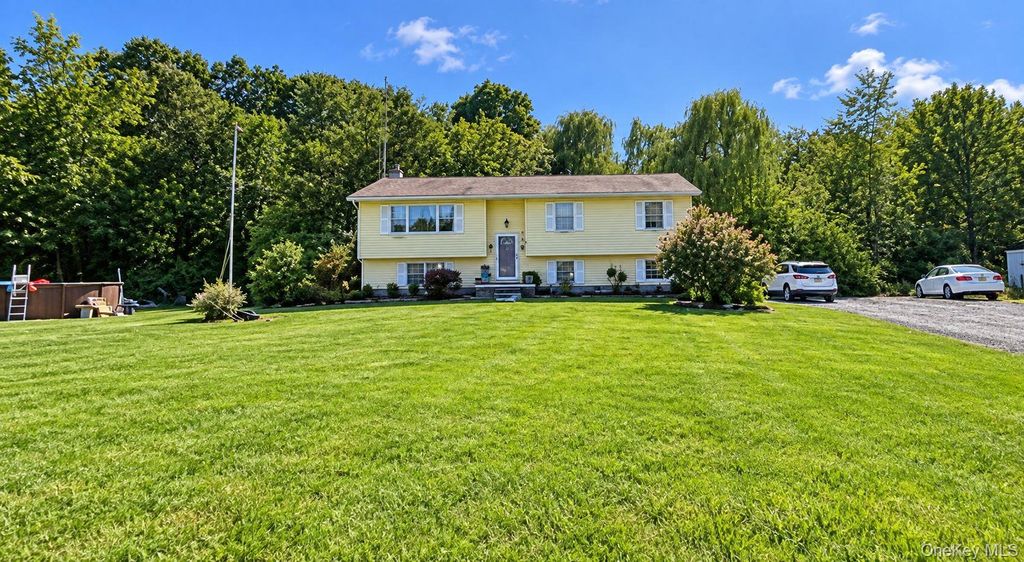 81 Old Unionville Road, Wallkill, NY 12589