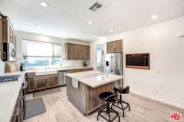 27566 Manzanita Way, Valencia, CA 91381