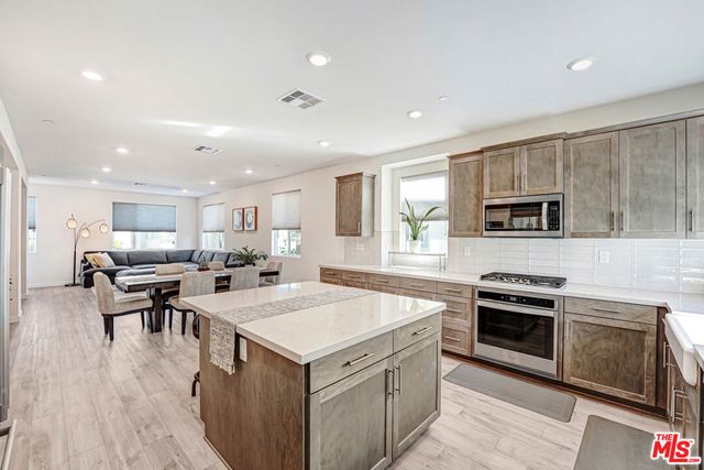 27566 Manzanita Way, Valencia, CA 91381