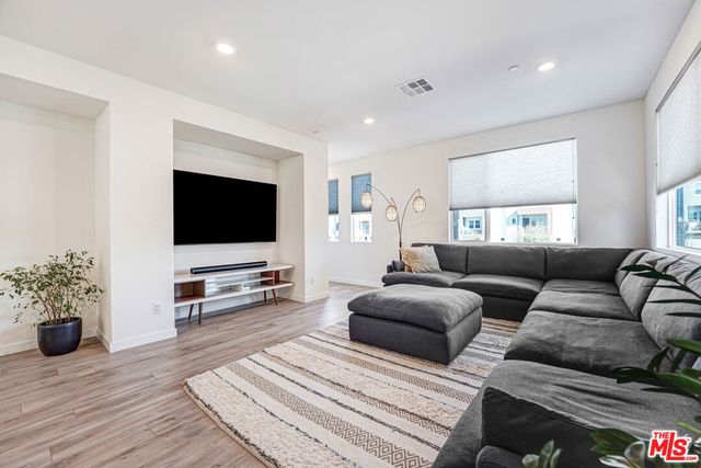 27566 Manzanita Way, Valencia, CA 91381