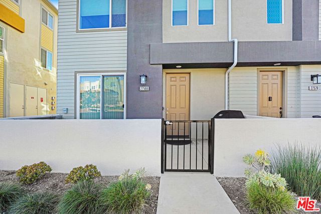 27566 Manzanita Way, Valencia, CA 91381