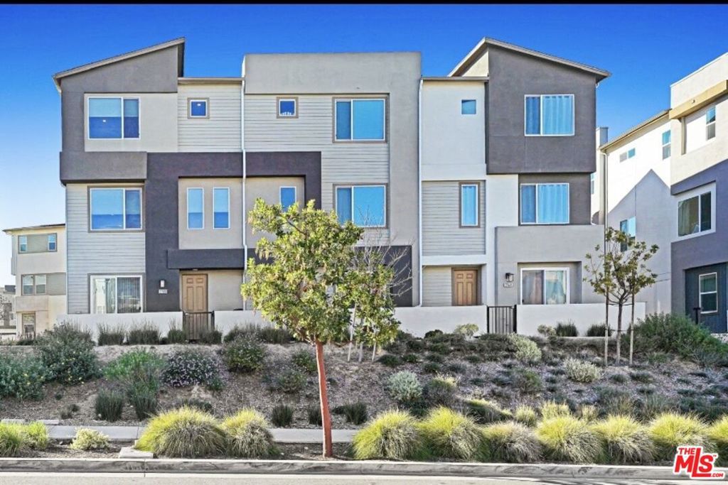 27566 Manzanita Way, Valencia, CA 91381