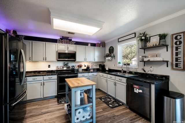 6611 Wood Bench, San Antonio, TX 78233