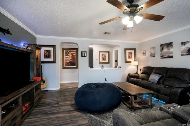 6611 Wood Bench, San Antonio, TX 78233