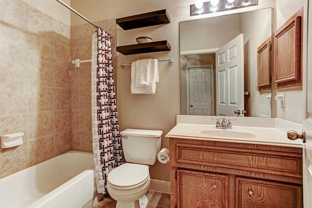 5322 Nett Street C, Houston, TX 77007