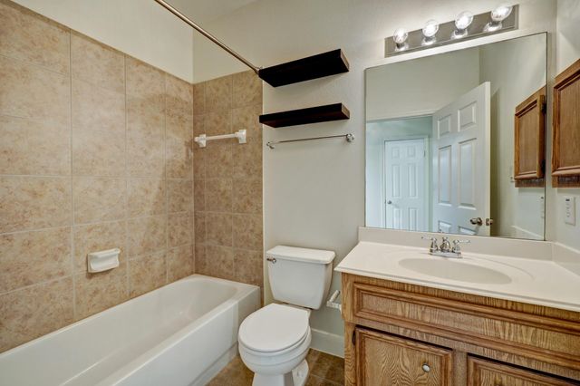 5322 Nett Street C, Houston, TX 77007