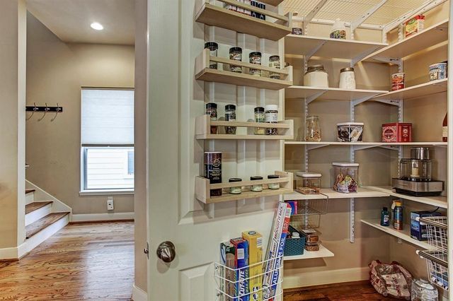 5322 Nett Street C, Houston, TX 77007