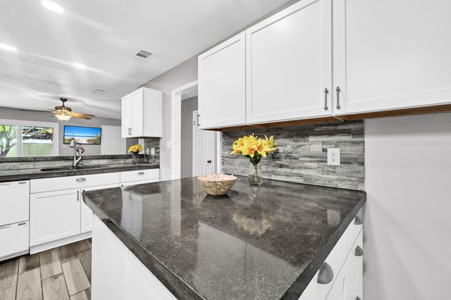 439 Waterway Lane, Fort Walton Beach, FL 32547