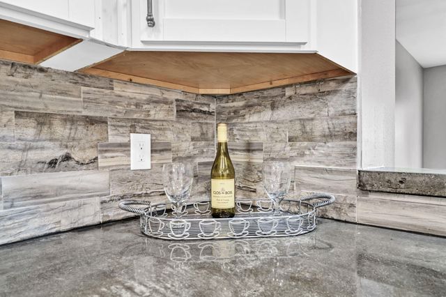 439 Waterway Lane, Fort Walton Beach, FL 32547