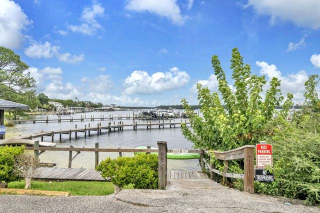 439 Waterway Lane, Fort Walton Beach, FL 32547