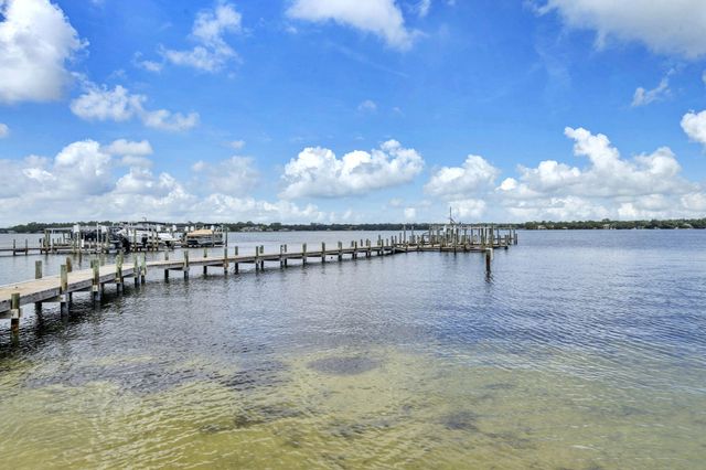 439 Waterway Lane, Fort Walton Beach, FL 32547