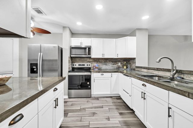 439 Waterway Lane, Fort Walton Beach, FL 32547