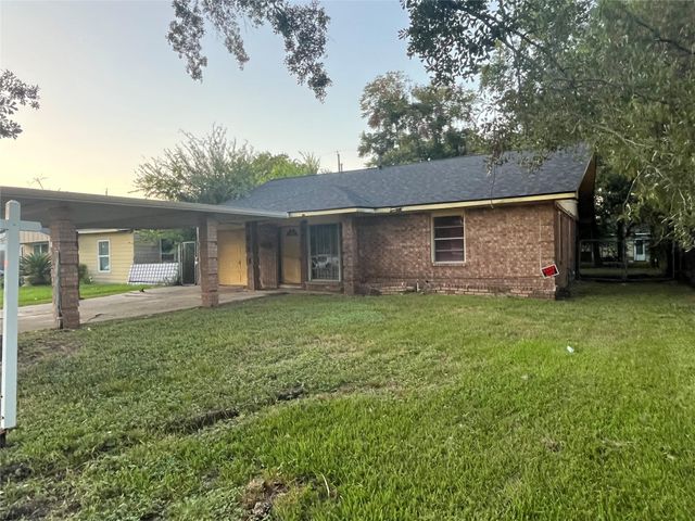 8611 Cowart Street, Houston, TX 77029