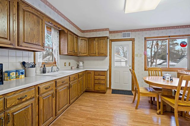 237 10th Avenue N, Hopkins, MN 55343