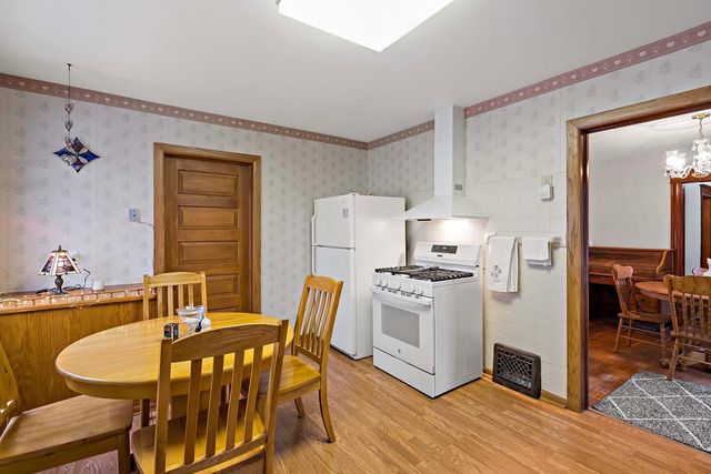 237 10th Avenue N, Hopkins, MN 55343