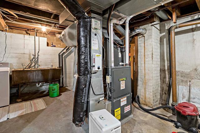 237 10th Avenue N, Hopkins, MN 55343