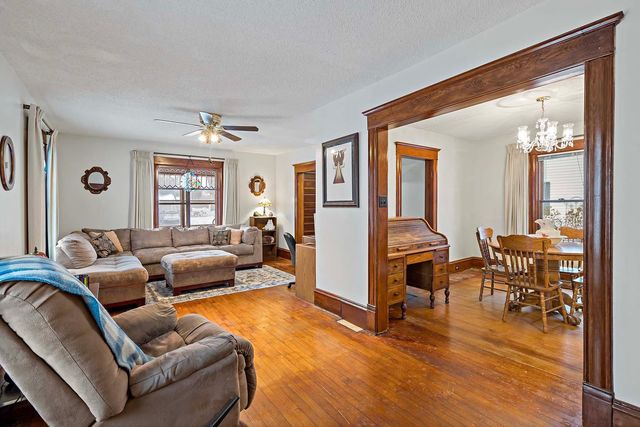 237 10th Avenue N, Hopkins, MN 55343