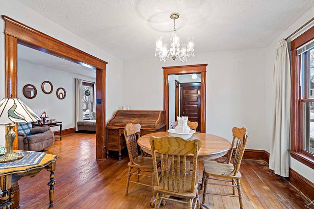 237 10th Avenue N, Hopkins, MN 55343