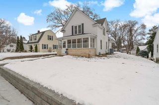 237 10th Avenue N, Hopkins, MN 55343