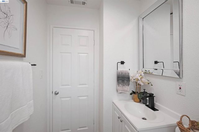 2744 Kennedy St, Livermore, CA 94551