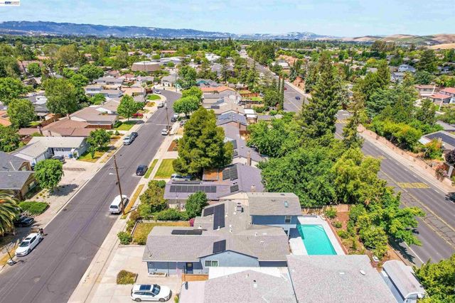 2744 Kennedy St, Livermore, CA 94551