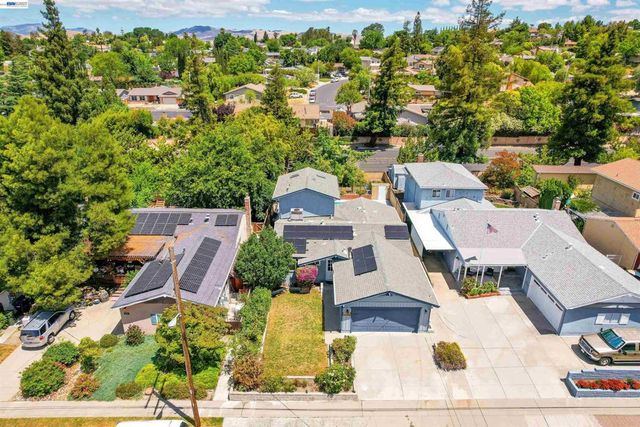 2744 Kennedy St, Livermore, CA 94551