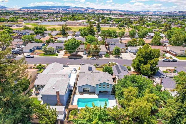 2744 Kennedy St, Livermore, CA 94551