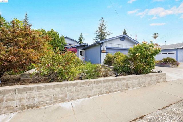 2744 Kennedy St, Livermore, CA 94551