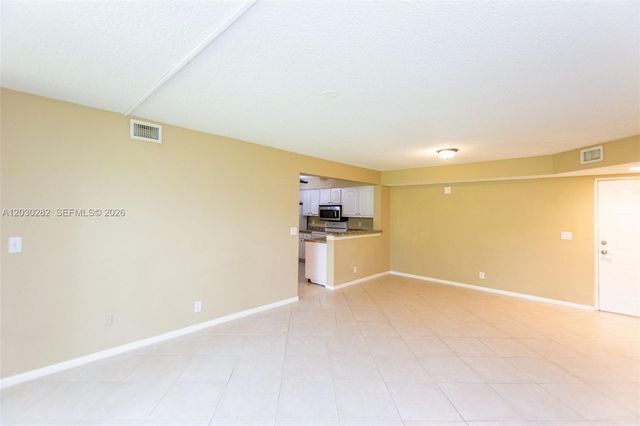 5721 Riverside Drive 202B5, Coral Springs, FL 33067