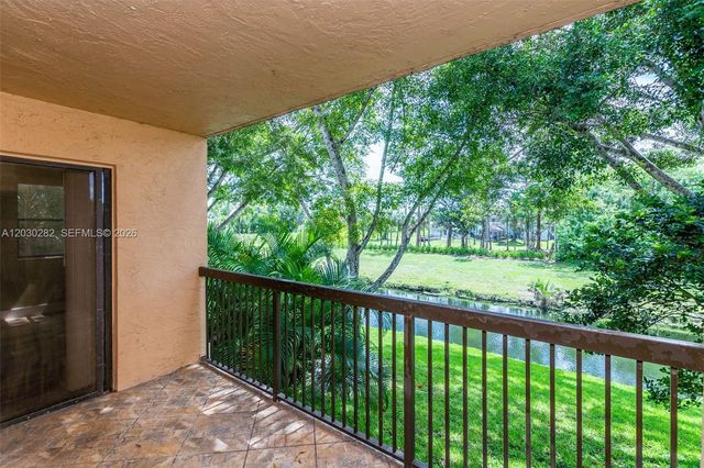 5721 Riverside Drive 202B5, Coral Springs, FL 33067