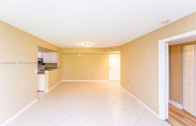 5721 Riverside Drive 202B5, Coral Springs, FL 33067
