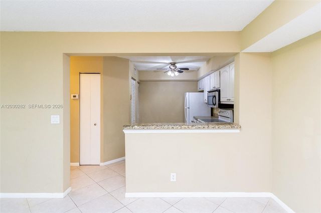 5721 Riverside Drive 202B5, Coral Springs, FL 33067