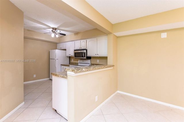 5721 Riverside Drive 202B5, Coral Springs, FL 33067