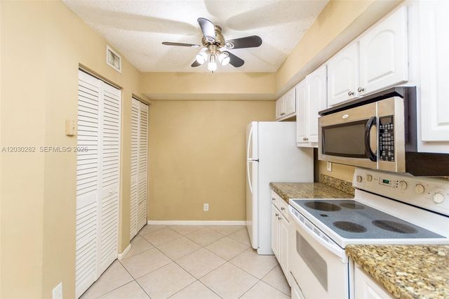 5721 Riverside Drive 202B5, Coral Springs, FL 33067