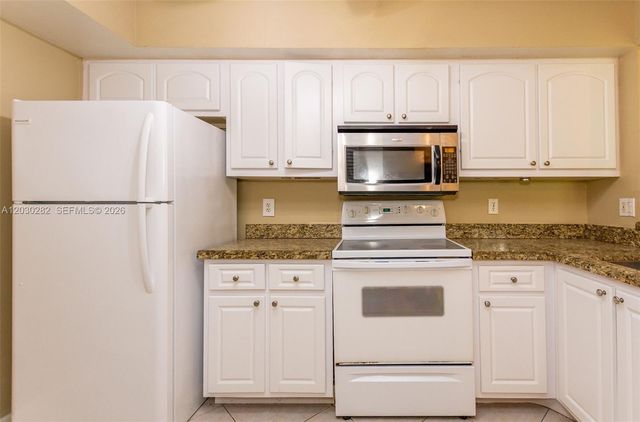 5721 Riverside Drive 202B5, Coral Springs, FL 33067