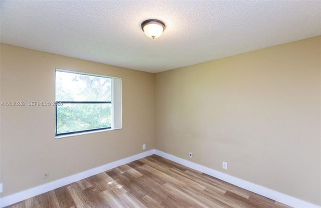 5721 Riverside Drive 202B5, Coral Springs, FL 33067