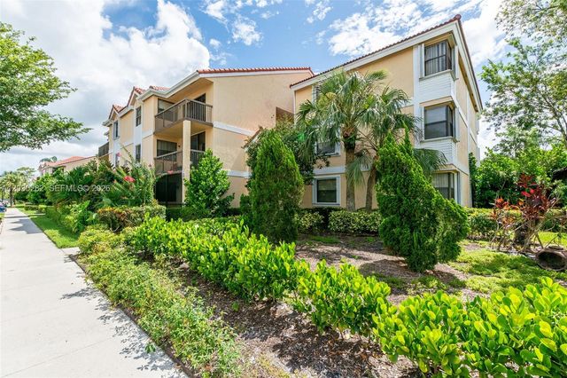 5721 Riverside Drive 202B5, Coral Springs, FL 33067