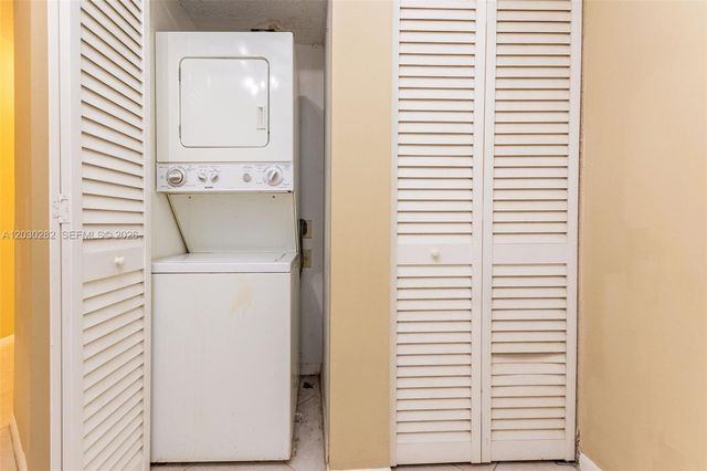 5721 Riverside Drive 202B5, Coral Springs, FL 33067
