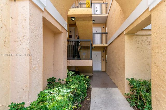 5721 Riverside Drive 202B5, Coral Springs, FL 33067