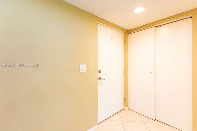 5721 Riverside Drive 202B5, Coral Springs, FL 33067